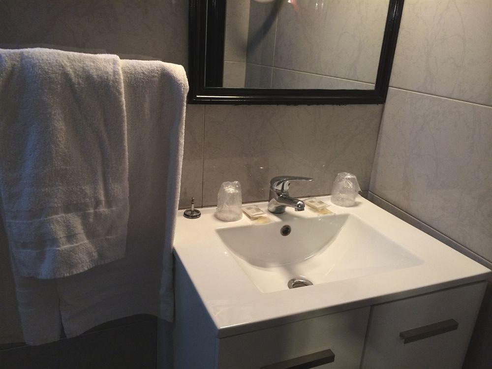 Hipotel Paris Voltaire Bastille Екстериор снимка