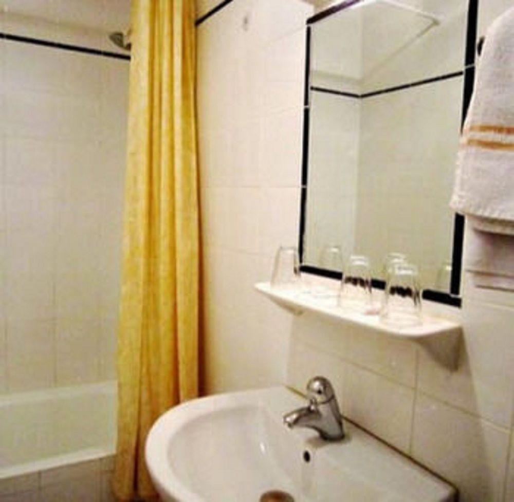 Hipotel Paris Voltaire Bastille Екстериор снимка