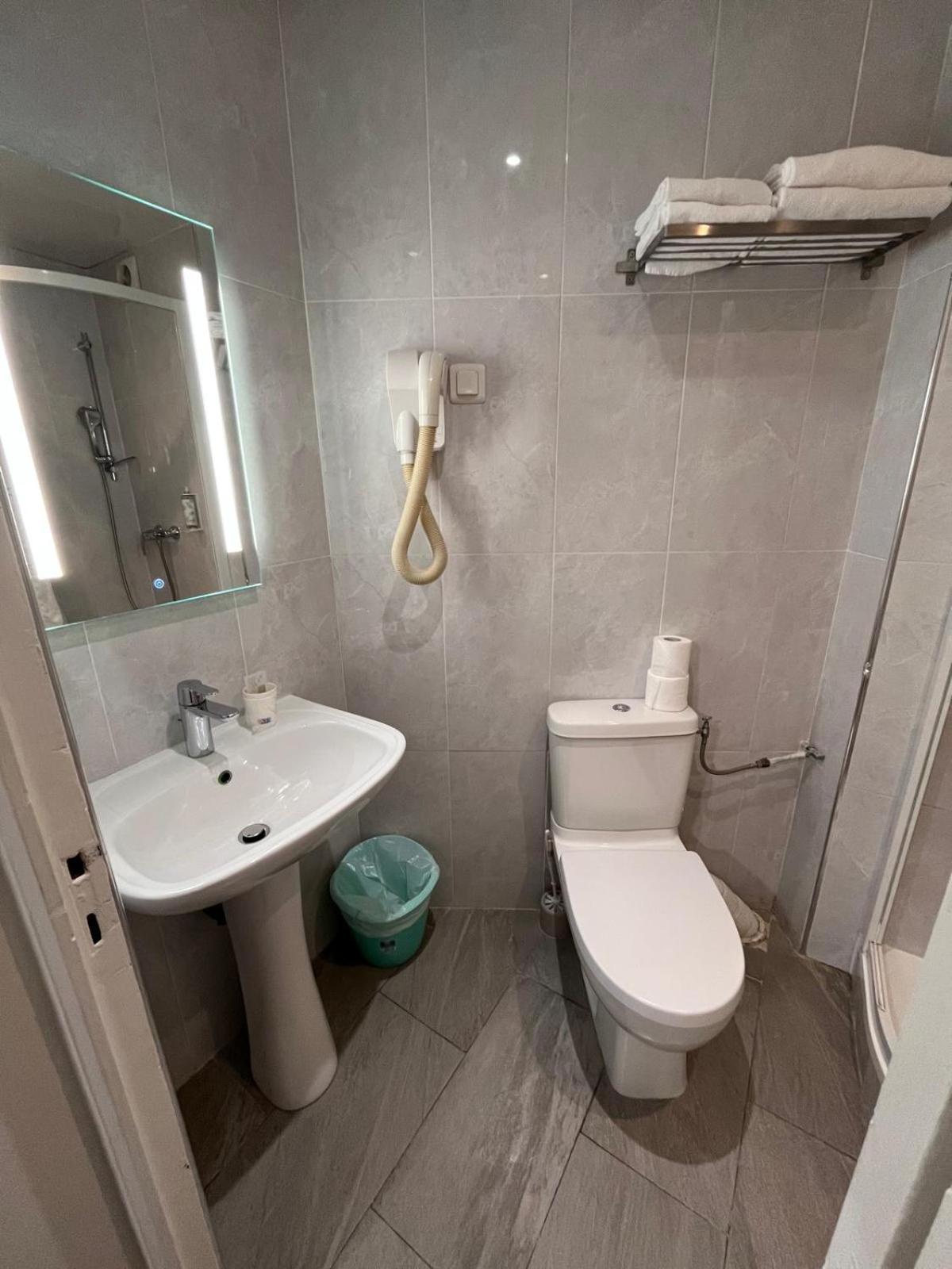 Hipotel Paris Voltaire Bastille Екстериор снимка